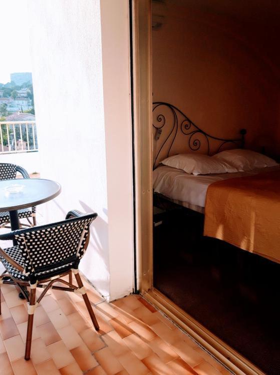 Hotel Restaurant Brasilia Cagnes-sur-Mer Exteriör bild